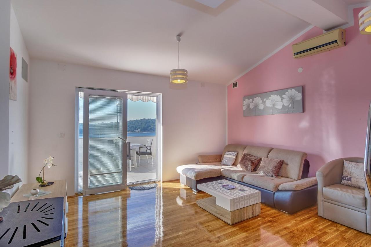 Apartments Zerjav Мали-Лошинь Экстерьер фото
